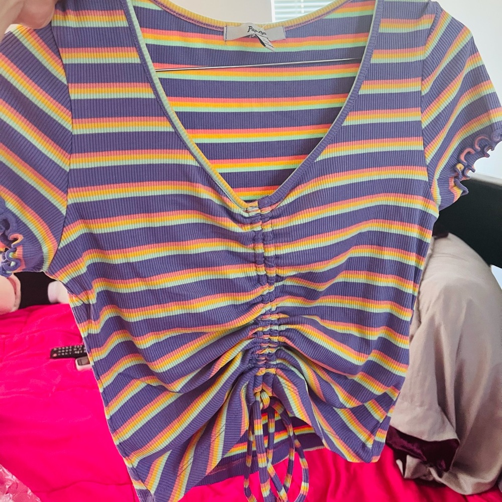 Women’s  crop  top size large
